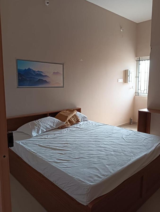Surathi Enclave Standard Rooms Karumattampatti Экстерьер фото